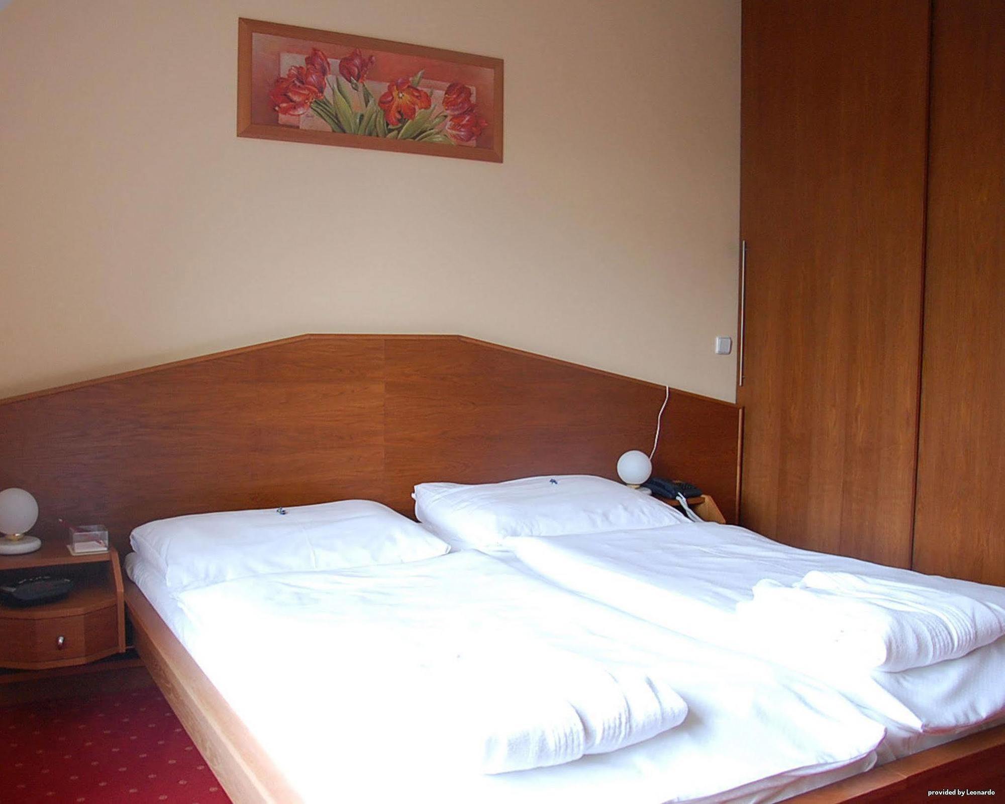 Hotel West Bratislava Room photo