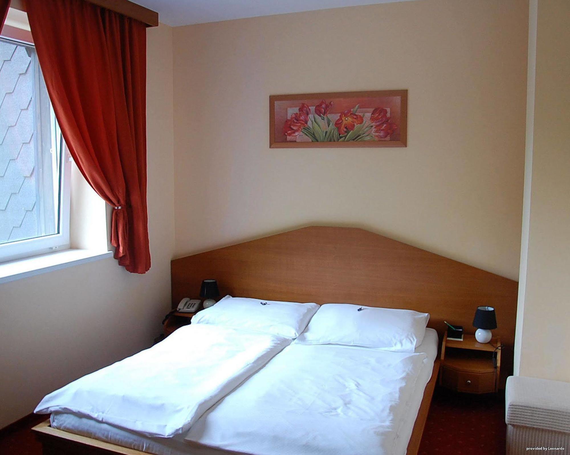 Hotel West Bratislava Room photo